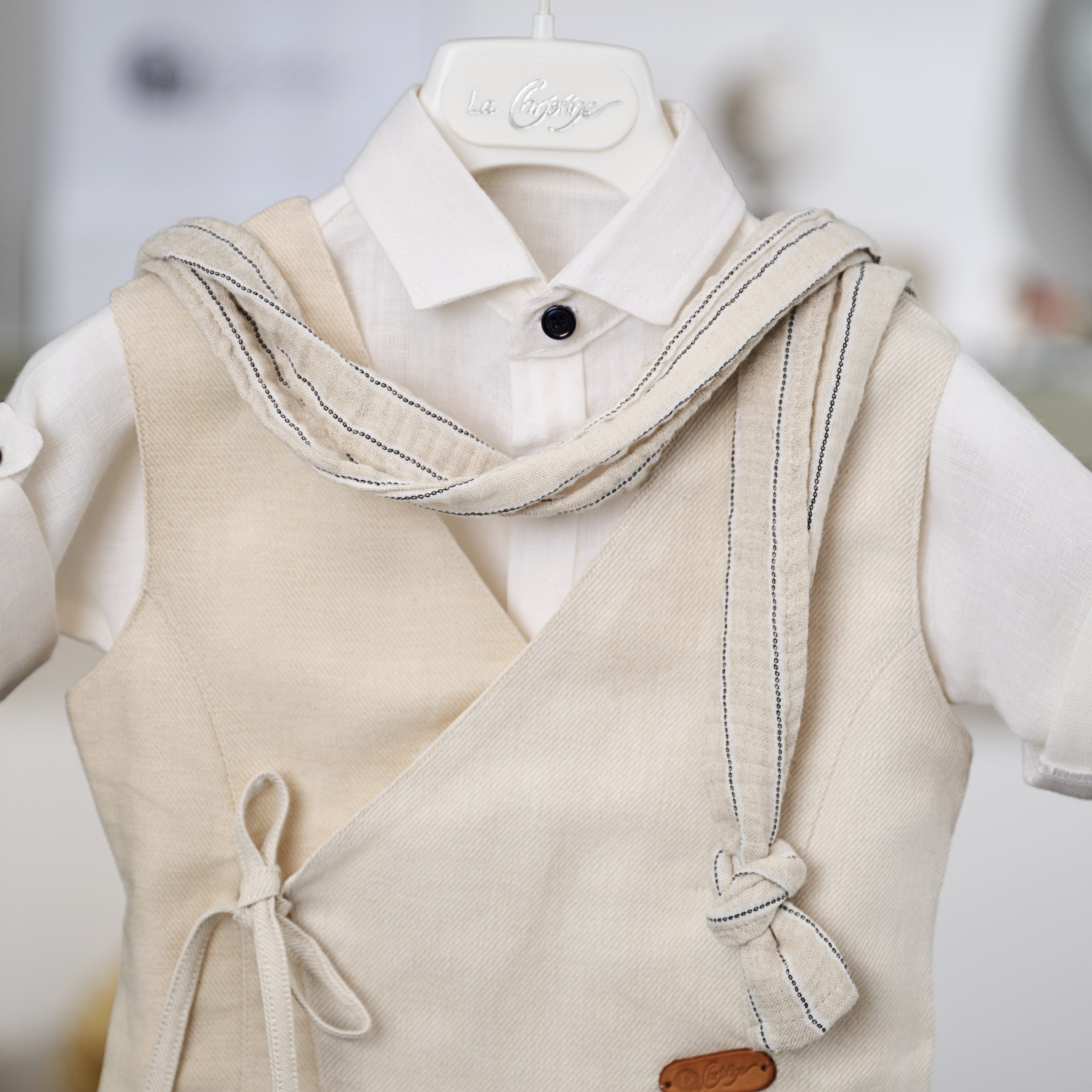 Minimal Βαπτιστικό Σετ Αγόρι La Christine 26A509 Μπεζ με Ασύμμετρο Γιλέκο - Image 2